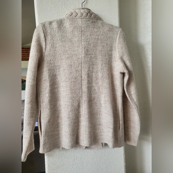 Jacket - Picture 2 of 4